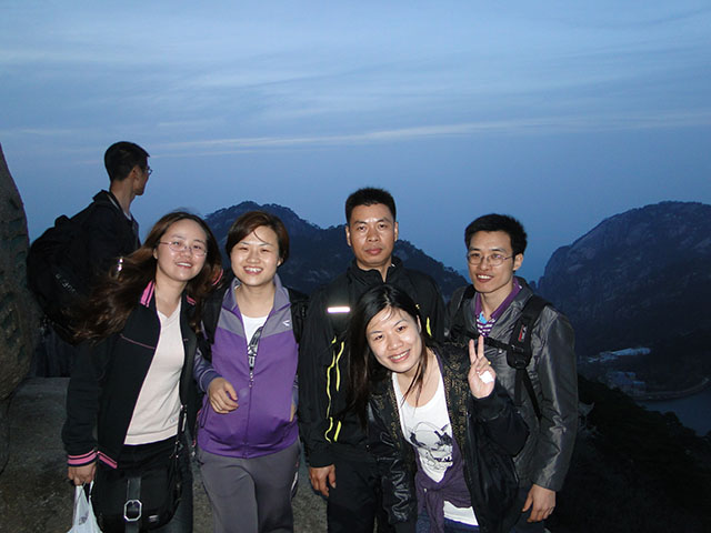 2011。04。30黃山之旅（黃山之上，夜色撩人，人更美！）V.jpg